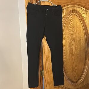 BURBERRY BRIT WOMENS Black STRETCH JEANS…SIZE MEDIUM…NEVER WORN ZIPPER BOTTOM